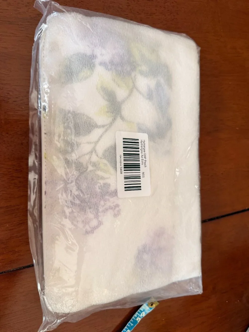 White floral clutch with gold studs - Picture 2 of 12